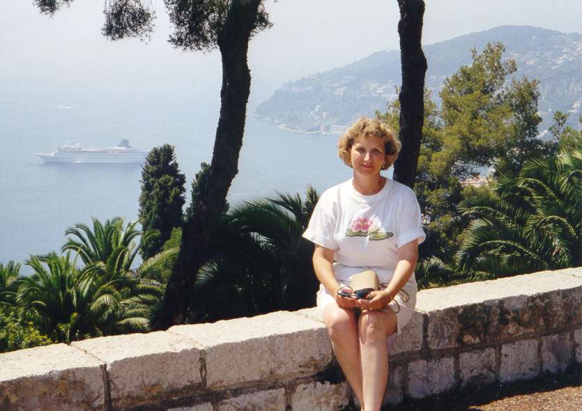 Photo of Lynda Plymate at Cote d'Azur, France, summer 1998
