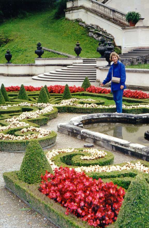 Photo of Lynda Plymate at Linderhof Castle, Bavaria, summer 1998