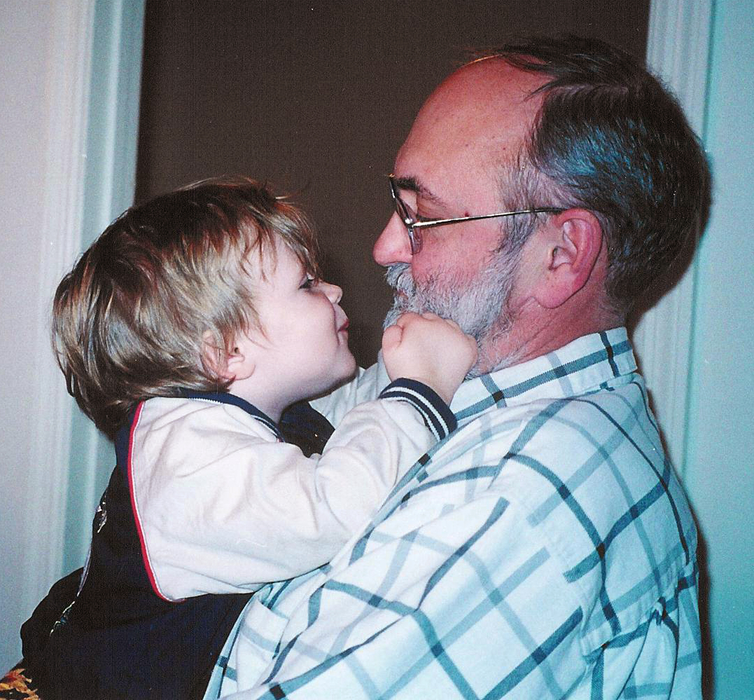 Photo of Alexander Reed Morton with his Grandpa Tom Plymate, Thanksgiving 2004