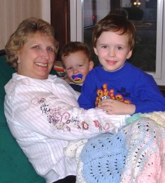 Photo of Alexander Reed Morton with his brother Ian and his Grandma Lynda, Thanksgiving 2006